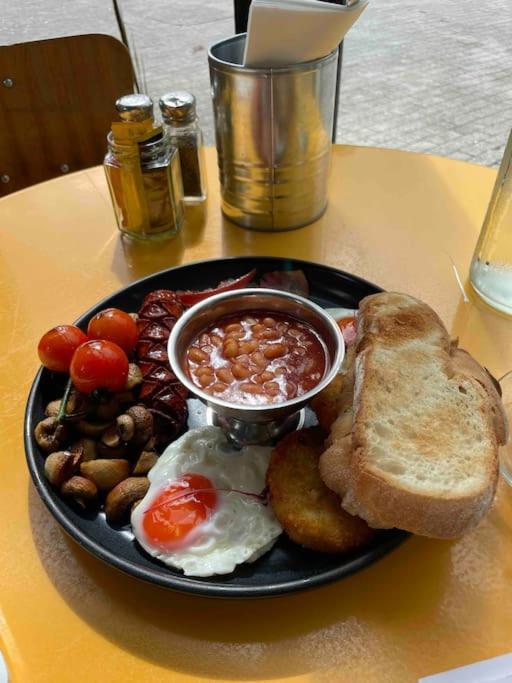 Apartament Cool Dalston Studio With Balcony And Gym Londyn Zewnętrze zdjęcie